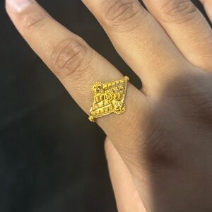 21k gold ring